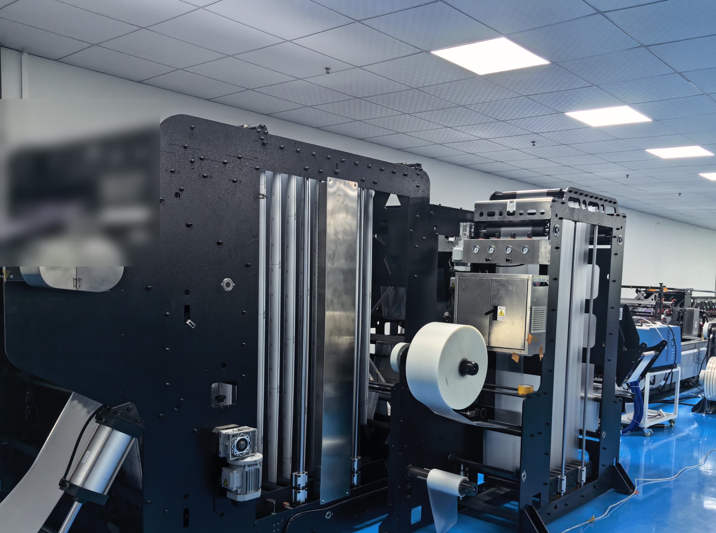 Eight-side-seal flat-bottom bag-making machine in P&M's owned Guangdong factory